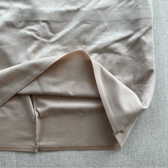 NAOMI & NICOLE Sculpting Shapewear Slip - Picture 4 of 6